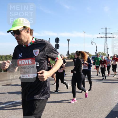 03.10.2025 - Köhlbrandbrückenlauf Julia Fischer http://msf.ph/oto/9001960 03.10.2025 12:19:00 Position 3 5147 meine-sportfotos.de