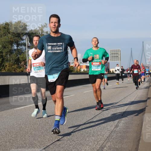 03.10.2025 - Köhlbrandbrückenlauf Luisa Fischer http://msf.ph/oto/9001965 03.10.2025 10:43:53 Position 3 1036, 2024, 44, 1860, 3223, 3185 meine-sportfotos.de