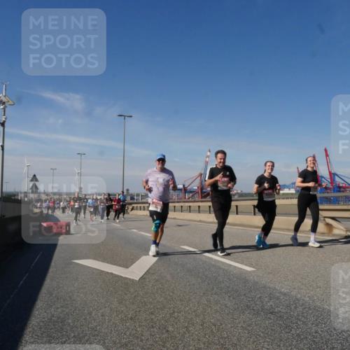 03.10.2025 - Köhlbrandbrückenlauf Matties Gatica Varas http://msf.ph/oto/9001966 03.10.2025 12:55:22 Position 2  meine-sportfotos.de