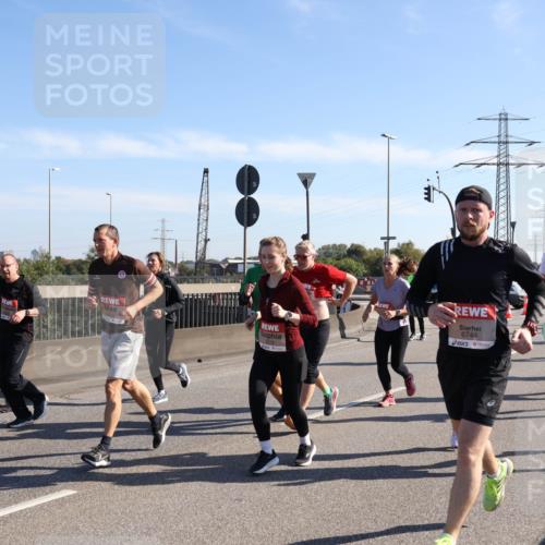 03.10.2025 - Köhlbrandbrückenlauf Julia Fischer http://msf.ph/oto/9001975 03.10.2025 12:19:02 Position 3 6744 meine-sportfotos.de