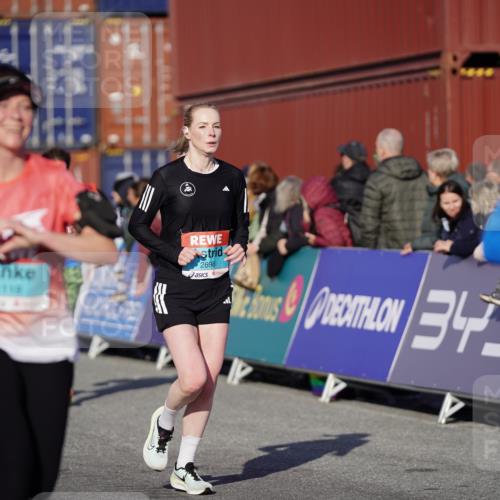 03.10.2025 - Köhlbrandbrückenlauf Michael Burmester http://msf.ph/oto/9001976 03.10.2025 10:05:36 Ziel 1119, 1312, 1340, 1962, 2698, 2743, 3484, 3716 meine-sportfotos.de