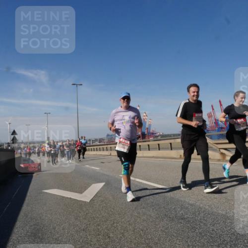 03.10.2025 - Köhlbrandbrückenlauf Matties Gatica Varas http://msf.ph/oto/9001978 03.10.2025 12:55:23 Position 2 5656 meine-sportfotos.de