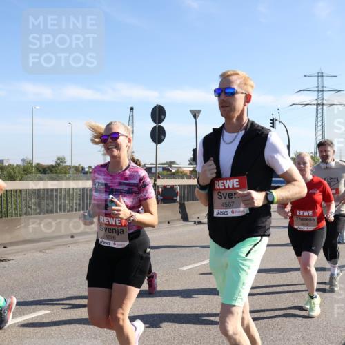 03.10.2025 - Köhlbrandbrückenlauf Julia Fischer http://msf.ph/oto/9001984 03.10.2025 12:19:03 Position 3 6177, 4626, 4567, 4812 meine-sportfotos.de