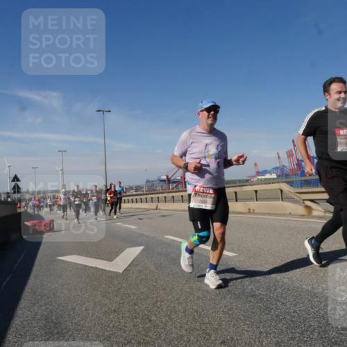 03.10.2025 - Köhlbrandbrückenlauf Matties Gatica Varas http://msf.ph/oto/9001988 03.10.2025 12:55:23 Position 2 5655 meine-sportfotos.de