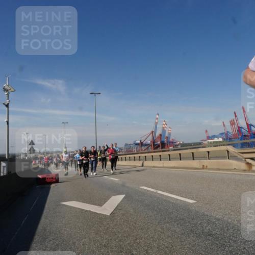 03.10.2025 - Köhlbrandbrückenlauf Matties Gatica Varas http://msf.ph/oto/9002002 03.10.2025 12:55:24 Position 2  meine-sportfotos.de
