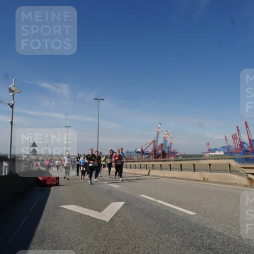 03.10.2025 - Köhlbrandbrückenlauf Matties Gatica Varas http://msf.ph/oto/9002008 03.10.2025 12:55:25 Position 2  meine-sportfotos.de