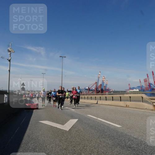 03.10.2025 - Köhlbrandbrückenlauf Matties Gatica Varas http://msf.ph/oto/9002015 03.10.2025 12:55:25 Position 2  meine-sportfotos.de