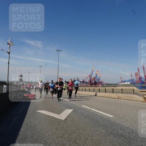 03.10.2025 - Köhlbrandbrückenlauf Matties Gatica Varas http://msf.ph/oto/9002018 03.10.2025 12:55:26 Position 2  meine-sportfotos.de