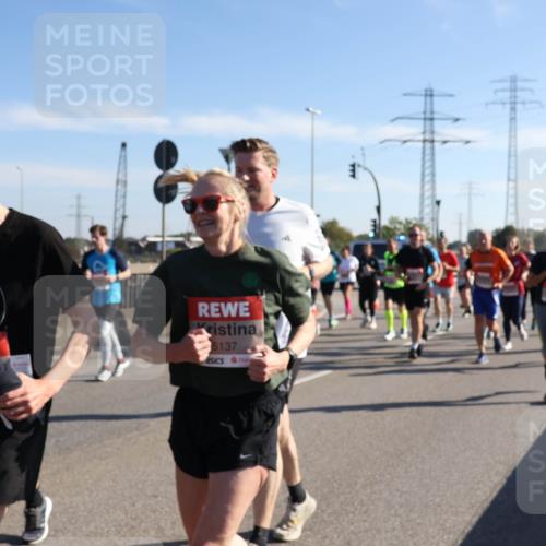 03.10.2025 - Köhlbrandbrückenlauf Julia Fischer http://msf.ph/oto/9002025 03.10.2025 12:19:11 Position 3 517, 5137 meine-sportfotos.de