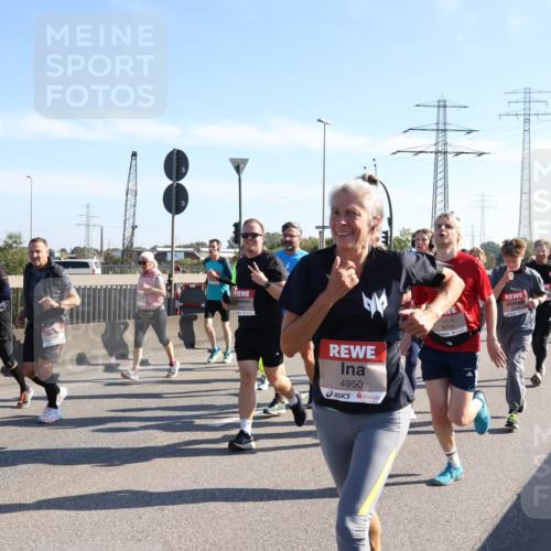 03.10.2025 - Köhlbrandbrückenlauf Julia Fischer http://msf.ph/oto/9002040 03.10.2025 12:19:13 Position 3 4670, 4950, 6774 meine-sportfotos.de