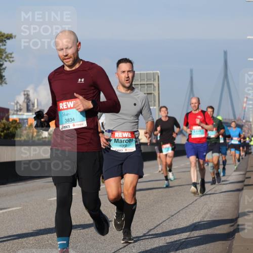03.10.2025 - Köhlbrandbrückenlauf Luisa Fischer http://msf.ph/oto/9002050 03.10.2025 10:43:57 Position 3 3834, 1069 meine-sportfotos.de