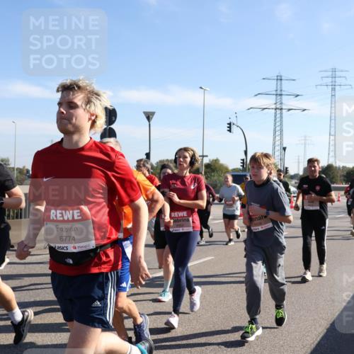 03.10.2025 - Köhlbrandbrückenlauf Julia Fischer http://msf.ph/oto/9002051 03.10.2025 12:19:14 Position 3 4670, 6774, 4952, 4434 meine-sportfotos.de