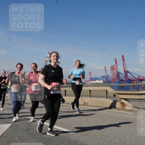 03.10.2025 - Köhlbrandbrückenlauf Matties Gatica Varas http://msf.ph/oto/9002061 03.10.2025 12:55:28 Position 2 4939, 5012 meine-sportfotos.de