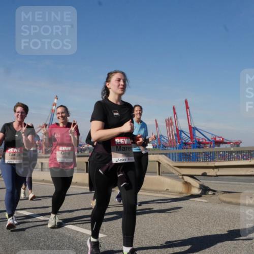 03.10.2025 - Köhlbrandbrückenlauf Matties Gatica Varas http://msf.ph/oto/9002065 03.10.2025 12:55:29 Position 2 4883, 4989, 4939, 5012, 118 meine-sportfotos.de
