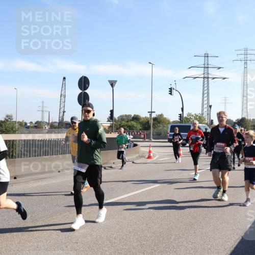 03.10.2025 - Köhlbrandbrückenlauf Julia Fischer http://msf.ph/oto/9002072 03.10.2025 12:19:17 Position 3  meine-sportfotos.de