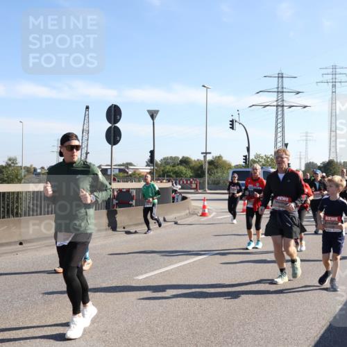 03.10.2025 - Köhlbrandbrückenlauf Julia Fischer http://msf.ph/oto/9002080 03.10.2025 12:19:17 Position 3  meine-sportfotos.de