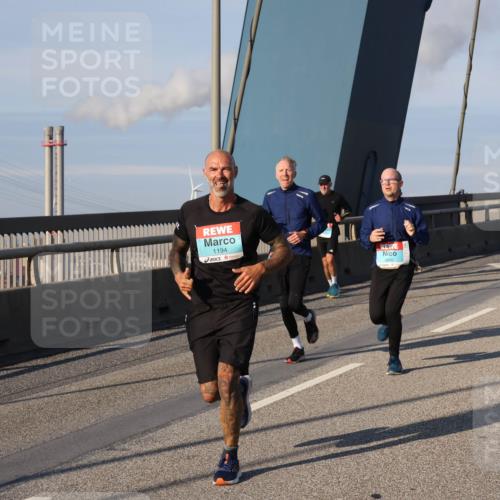 03.10.2025 - Köhlbrandbrückenlauf Julia Fischer http://msf.ph/oto/9002103 03.10.2025 09:40:48 Position 2 1194, 3650 meine-sportfotos.de