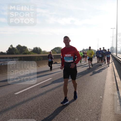 03.10.2025 - Köhlbrandbrückenlauf Fabian Wolf http://msf.ph/oto/9002112 03.10.2025 09:17:51 Position 3 1038 meine-sportfotos.de