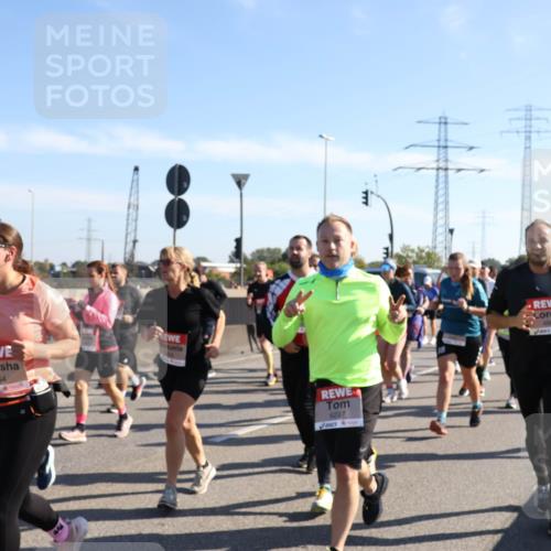03.10.2025 - Köhlbrandbrückenlauf Julia Fischer http://msf.ph/oto/9002129 03.10.2025 12:19:23 Position 3 5354, 6287, 4809 meine-sportfotos.de