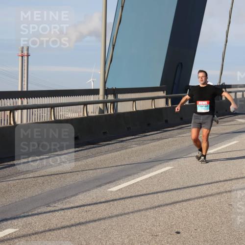 03.10.2025 - Köhlbrandbrückenlauf Julia Fischer http://msf.ph/oto/9002130 03.10.2025 09:40:54 Position 2  meine-sportfotos.de
