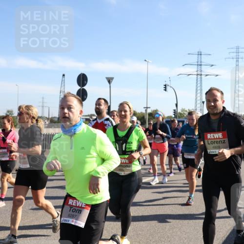 03.10.2025 - Köhlbrandbrückenlauf Julia Fischer http://msf.ph/oto/9002131 03.10.2025 12:19:24 Position 3 6287, 4846, 4809 meine-sportfotos.de