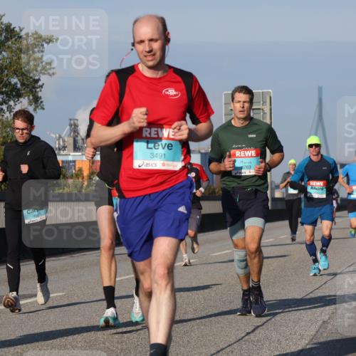 03.10.2025 - Köhlbrandbrückenlauf Luisa Fischer http://msf.ph/oto/9002132 03.10.2025 10:44:01 Position 3 1095, 3491, 8763 meine-sportfotos.de