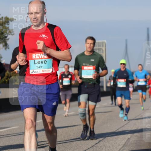 03.10.2025 - Köhlbrandbrückenlauf Luisa Fischer http://msf.ph/oto/9002139 03.10.2025 10:44:02 Position 3 3491 meine-sportfotos.de