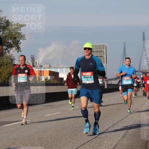 03.10.2025 - Köhlbrandbrückenlauf Luisa Fischer http://msf.ph/oto/9002178 03.10.2025 10:44:04 Position 3 3402, 1050, 1023 meine-sportfotos.de