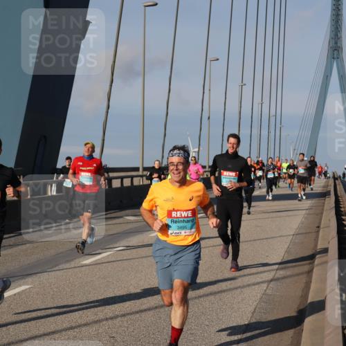 03.10.2025 - Köhlbrandbrückenlauf Julia Fischer http://msf.ph/oto/9002191 03.10.2025 09:41:03 Position 2 1602, 3495 meine-sportfotos.de