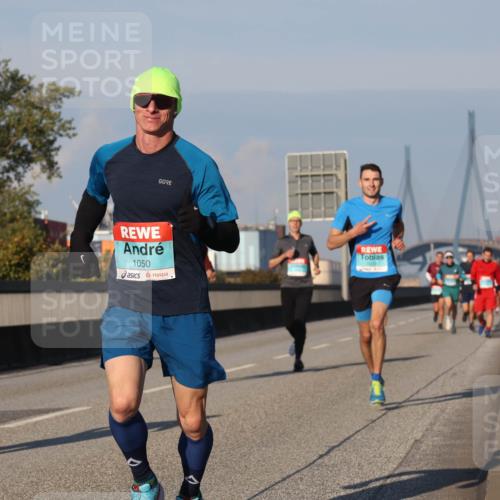 03.10.2025 - Köhlbrandbrückenlauf Luisa Fischer http://msf.ph/oto/9002196 03.10.2025 10:44:06 Position 3 3402, 1050, 1020 meine-sportfotos.de
