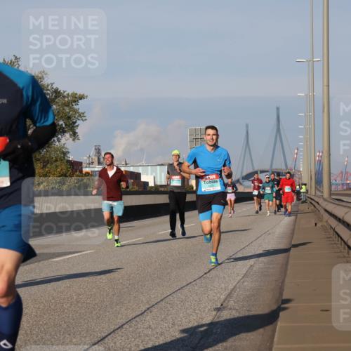03.10.2025 - Köhlbrandbrückenlauf Luisa Fischer http://msf.ph/oto/9002211 03.10.2025 10:44:07 Position 3 1050 meine-sportfotos.de