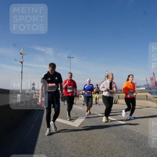 03.10.2025 - Köhlbrandbrückenlauf Matties Gatica Varas http://msf.ph/oto/9002213 03.10.2025 12:55:38 Position 2  meine-sportfotos.de