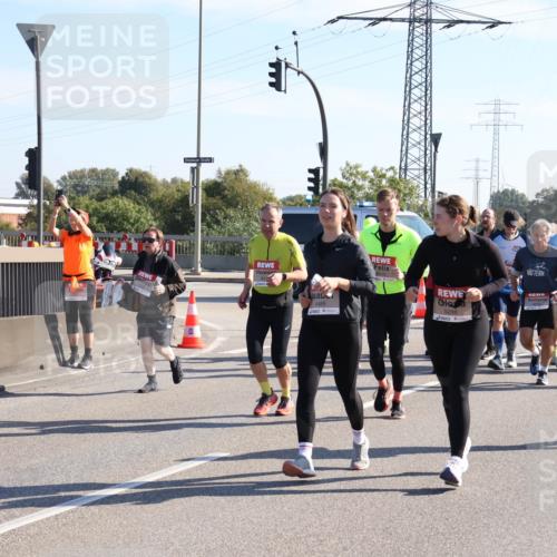 03.10.2025 - Köhlbrandbrückenlauf Julia Fischer http://msf.ph/oto/9002217 03.10.2025 12:19:35 Position 3 4489, 5288, 5816 meine-sportfotos.de