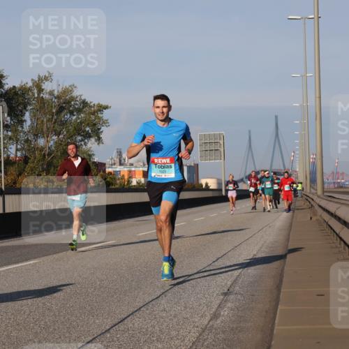 03.10.2025 - Köhlbrandbrückenlauf Luisa Fischer http://msf.ph/oto/9002232 03.10.2025 10:44:08 Position 3 1023 meine-sportfotos.de