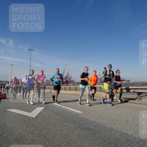 03.10.2025 - Köhlbrandbrückenlauf Matties Gatica Varas http://msf.ph/oto/9002243 03.10.2025 12:55:42 Position 2  meine-sportfotos.de