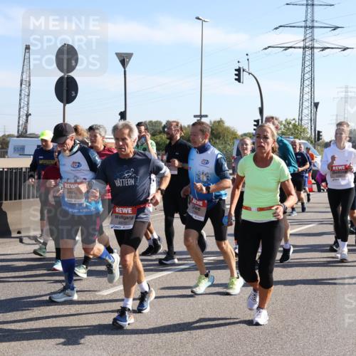 03.10.2025 - Köhlbrandbrückenlauf Julia Fischer http://msf.ph/oto/9002251 03.10.2025 12:19:38 Position 3 6573, 5700, 6643 meine-sportfotos.de