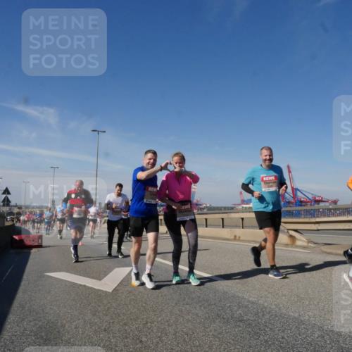 03.10.2025 - Köhlbrandbrückenlauf Matties Gatica Varas http://msf.ph/oto/9002262 03.10.2025 12:55:43 Position 2  meine-sportfotos.de