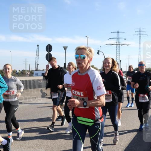03.10.2025 - Köhlbrandbrückenlauf Julia Fischer http://msf.ph/oto/9002280 03.10.2025 12:19:41 Position 3 119, 4469, 66 meine-sportfotos.de