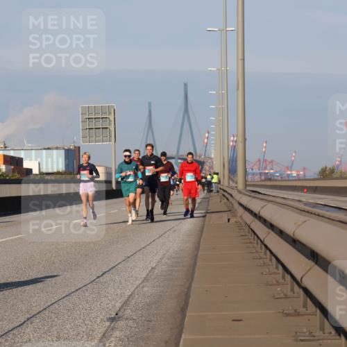 03.10.2025 - Köhlbrandbrückenlauf Luisa Fischer http://msf.ph/oto/9002292 03.10.2025 10:44:11 Position 3  meine-sportfotos.de