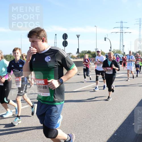 03.10.2025 - Köhlbrandbrückenlauf Julia Fischer http://msf.ph/oto/9002293 03.10.2025 12:19:43 Position 3 5806 meine-sportfotos.de