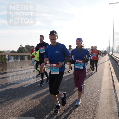 03.10.2025 - Köhlbrandbrückenlauf Fabian Wolf http://msf.ph/oto/9002295 03.10.2025 09:17:55 Position 3 3261, 3492 meine-sportfotos.de