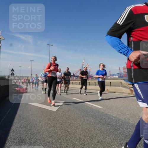 03.10.2025 - Köhlbrandbrückenlauf Matties Gatica Varas http://msf.ph/oto/9002298 03.10.2025 12:55:46 Position 2 5892 meine-sportfotos.de