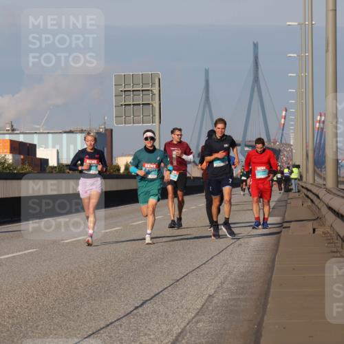 03.10.2025 - Köhlbrandbrückenlauf Luisa Fischer http://msf.ph/oto/9002311 03.10.2025 10:44:12 Position 3  meine-sportfotos.de