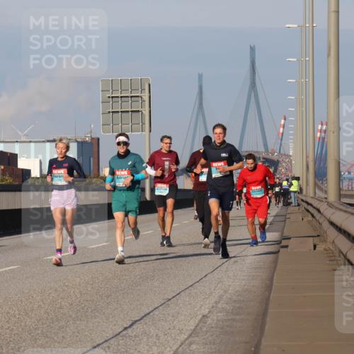 03.10.2025 - Köhlbrandbrückenlauf Luisa Fischer http://msf.ph/oto/9002316 03.10.2025 10:44:13 Position 3  meine-sportfotos.de