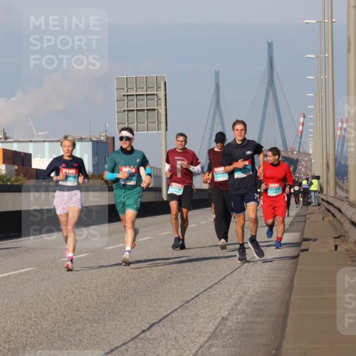 03.10.2025 - Köhlbrandbrückenlauf Luisa Fischer http://msf.ph/oto/9002323 03.10.2025 10:44:13 Position 3  meine-sportfotos.de