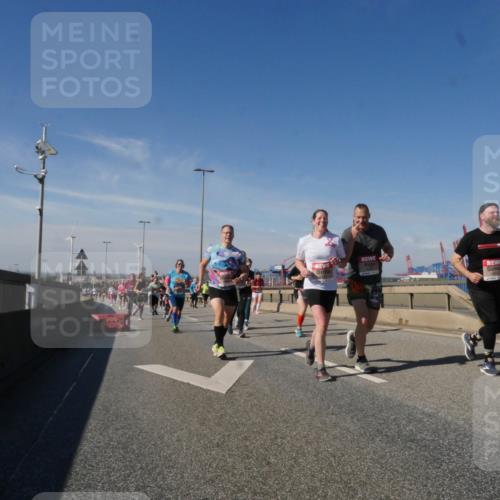 03.10.2025 - Köhlbrandbrückenlauf Matties Gatica Varas http://msf.ph/oto/9002324 03.10.2025 12:55:48 Position 2  meine-sportfotos.de