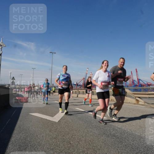 03.10.2025 - Köhlbrandbrückenlauf Matties Gatica Varas http://msf.ph/oto/9002331 03.10.2025 12:55:48 Position 2  meine-sportfotos.de