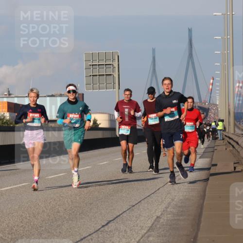 03.10.2025 - Köhlbrandbrückenlauf Luisa Fischer http://msf.ph/oto/9002332 03.10.2025 10:44:14 Position 3  meine-sportfotos.de