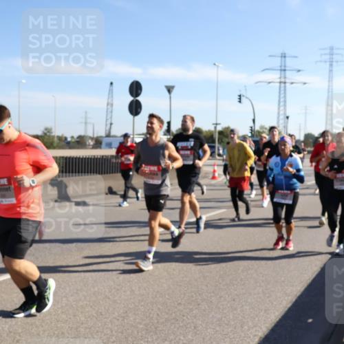 03.10.2025 - Köhlbrandbrückenlauf Julia Fischer http://msf.ph/oto/9002333 03.10.2025 12:19:50 Position 3  meine-sportfotos.de