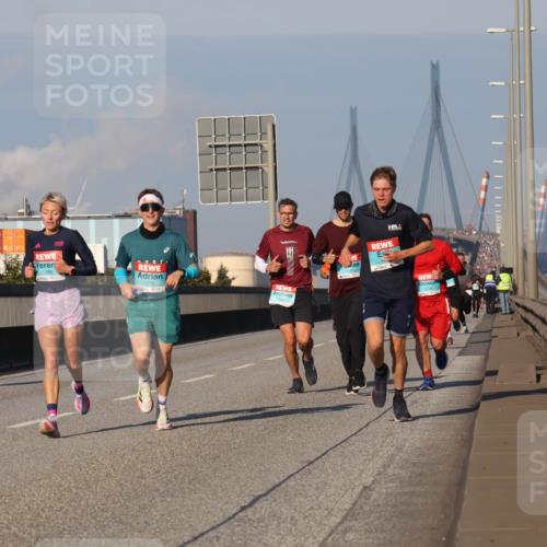 03.10.2025 - Köhlbrandbrückenlauf Luisa Fischer http://msf.ph/oto/9002335 03.10.2025 10:44:14 Position 3 1086, 2005, 1275 meine-sportfotos.de